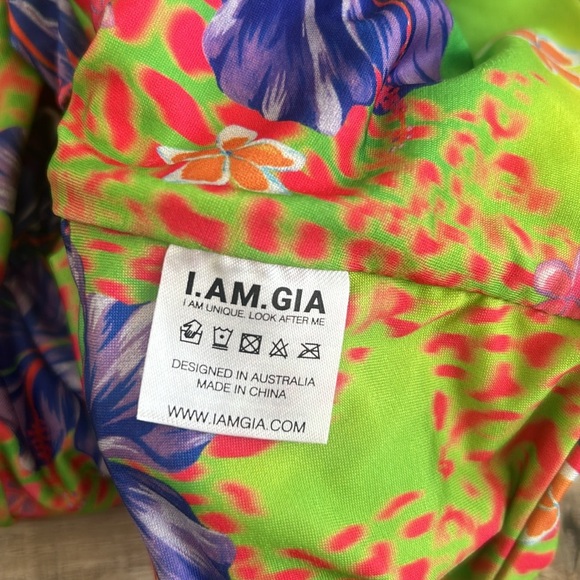 I.AM.GIA Isabella Halter Cutout Crop Top size M - Picture 8 of 9